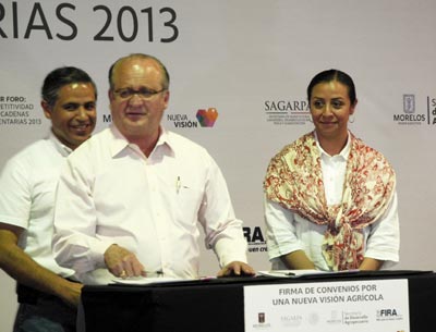 El Gobernador Graco Ramírez firma el convenio de coordinación MasAgro – Morelos.
